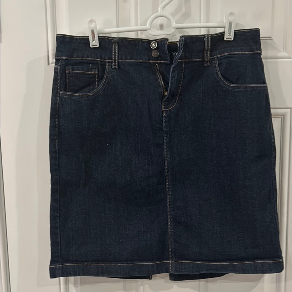 Old Navy Dark Denim Skirt size 12